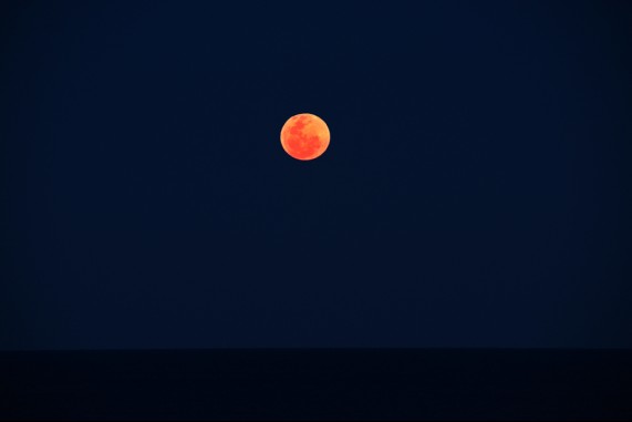Red Moon 